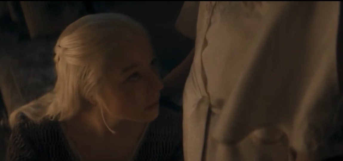 bykazaldrizes's tweet photo. This Targaryen nerd is gonna raid her entire library for some blood magic shit to put a baby in Mysaria. https://t.co/kuDlF7WAzm