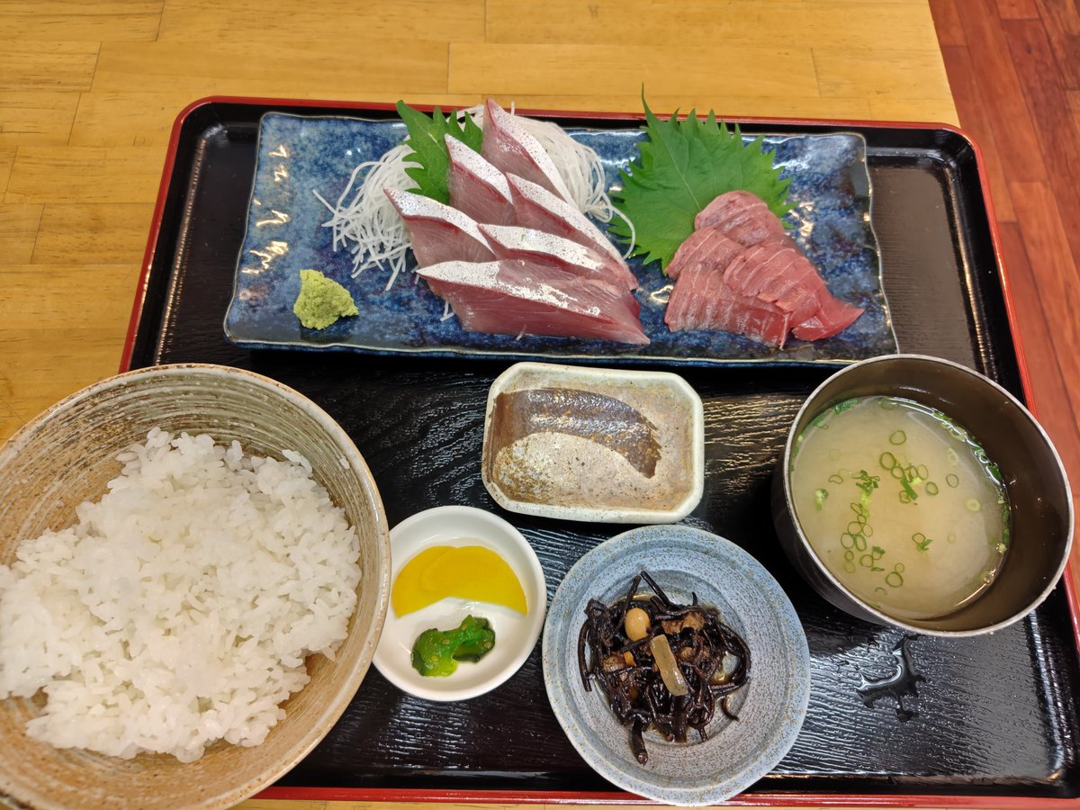 K_306's tweet photo. さえ丸おじさんのお店この前行ったとこだった！
お魚美味しかった！ https://t.co/lQIRjuCzwy