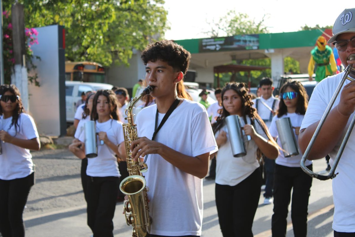 pdtecamarasal's tweet photo. Antes de iniciar el período vacacional, quiero compartirles algunas postales de la inauguración de la Feria del Turismo de nuestra sede en #LaUnion. 

¡Qué alegre ver a las familias disfrutando sanamente! https://t.co/OA9xYVnw0C