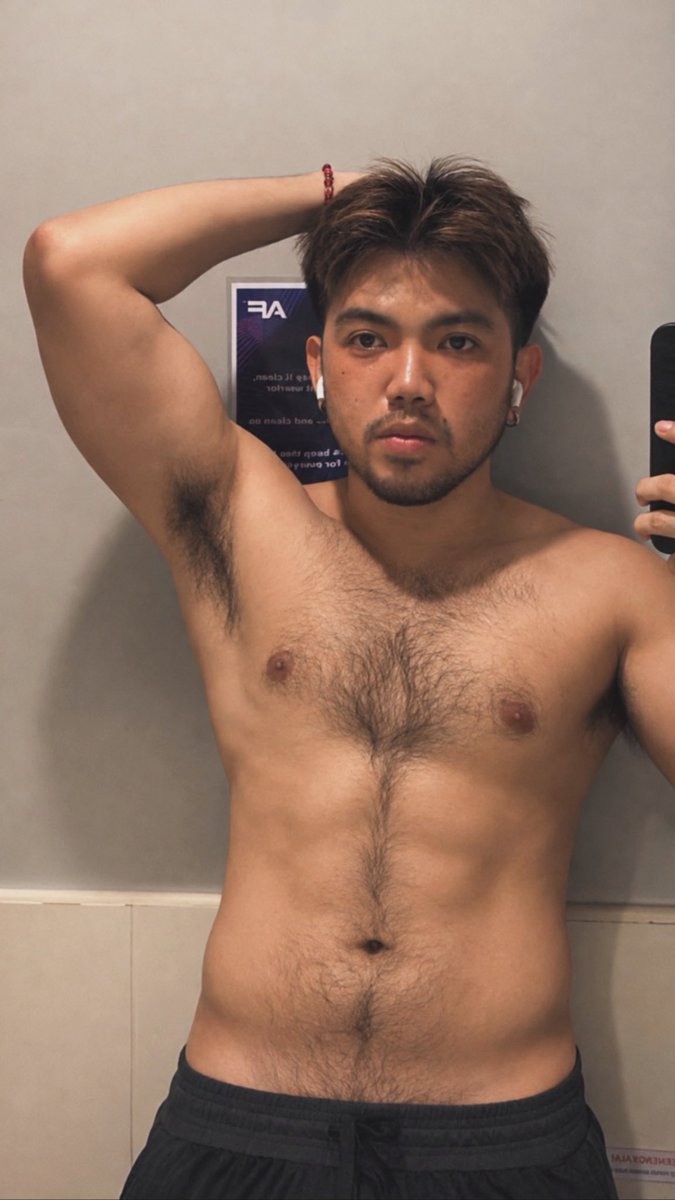 NotYourDan23's tweet photo. Grabe ang eye-bag parang pang limang kilo nato. 😂 https://t.co/Dw38E1sJg9