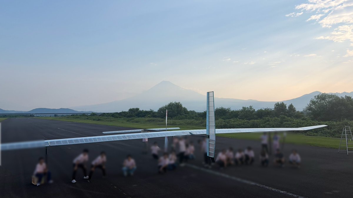 ynu_birdman's tweet photo. 第三回TFを富士川滑空場で実施しました！
飛行データを元に、更なる改良を加えて次のTFに臨みます！

#横浜AEROSPACE
#横浜エアロスペース https://t.co/Rr8ufLYmRn