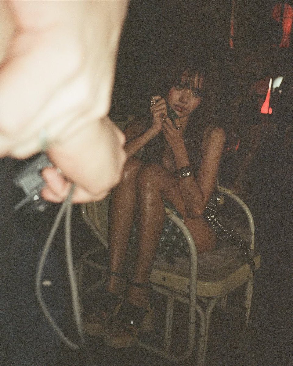 Lalisa gf tweet media