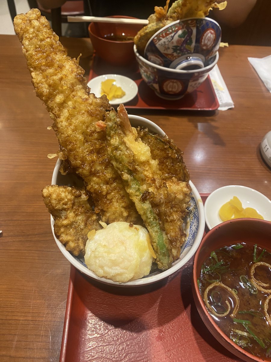 lnest13's tweet photo. とりあえず市内組の俺らは非常事態解除！明日から通常業務
これは2度と行けないイオンモールの天丼😞 https://t.co/ZmxisBWekH