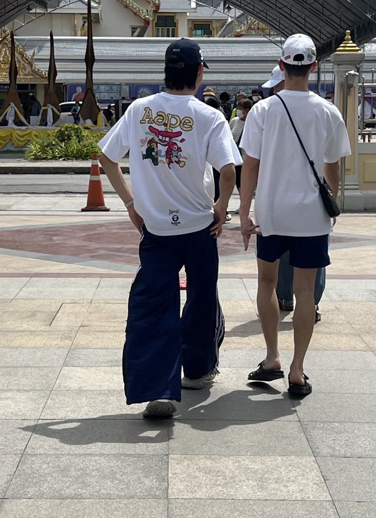 mondproholic's tweet photo. LITERALLY THE DEFINITION OF SIZE DIFFERENCE 🫠
#AlmondProgress https://t.co/eQv08uMaOp