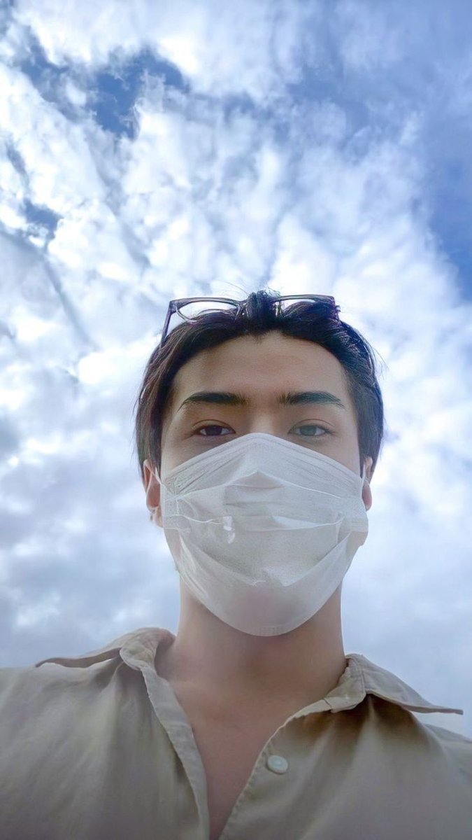 Sehun tweet media