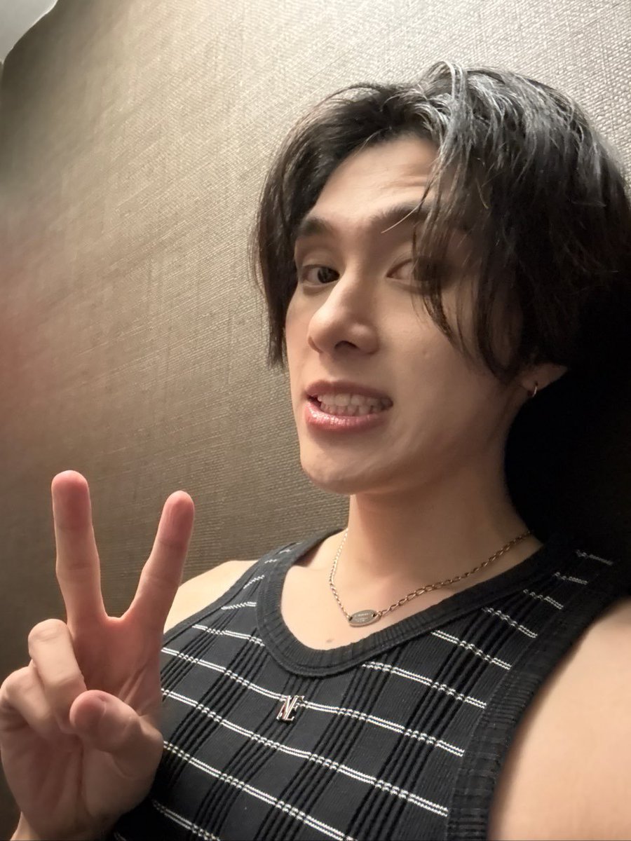 289film's tweet photo. hendery 🫧 https://t.co/SOfsmIbT6H