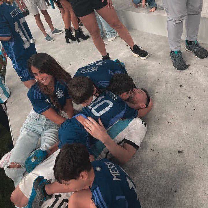 chimaobi_saint's tweet photo. The best photo you’ll see today 🤩 https://t.co/bGKY3IlQGU