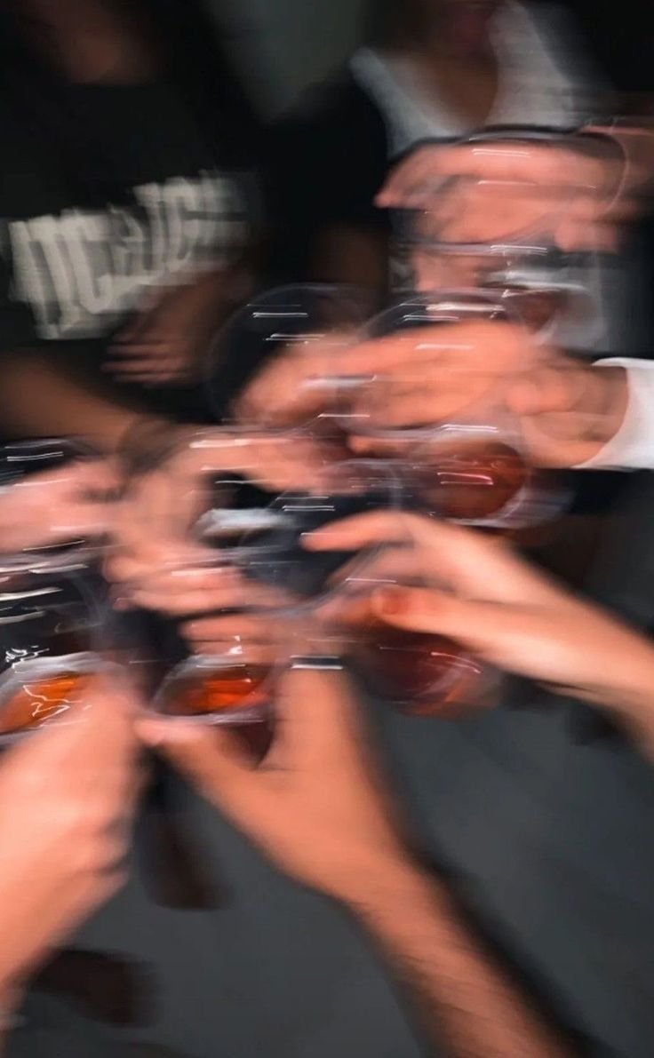 petreeonn's tweet photo. #NorthOtto au: Party Party Yeah!!

North está prestes a completar 22 anos e reúne todos seus amigos para comemorar, será que a comemoração vai sair do controle novamente? https://t.co/px9SNt7f6K