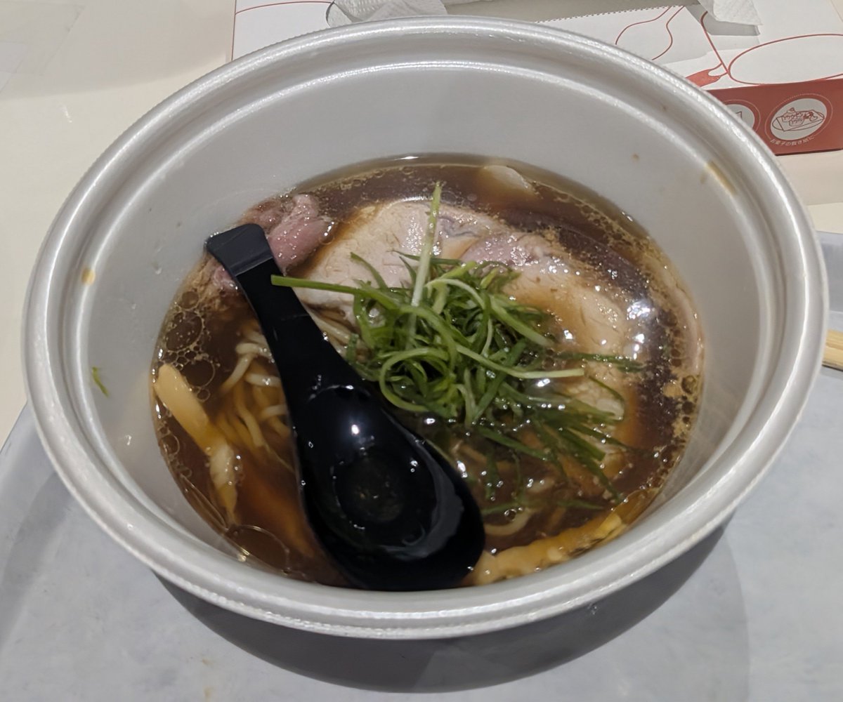 kaichonoheya's tweet photo. 昨日は、仕入先の #ヤマト電機夏祭 にみんなで行って来ました😸　今年も、DJ KOOさんが来ていました、エハラマサヒロさんも…

今年の🍜は、#蔦 さんでしたが、私は、有名店の焼肉弁当の9.000円相当、奥ちゃま達は、#港屋 さんのラー油蕎麦を👍

まだ、エラーが続き…お返しがままならなく、ご迷惑を🙇 https://t.co/BfJlrATyc4
