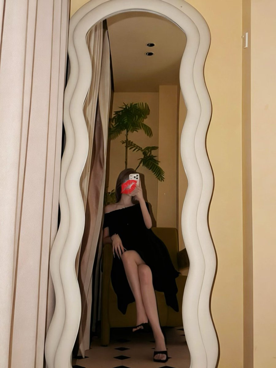 hzye001's tweet photo. 05后身高163脚33娇小型女主巡游杭州两天，擅长羞辱木乃伊强榨圣水偏刑，有兴趣加Q:3861367297
#杭州女王 #木乃伊压榨 #圣水 https://t.co/Z2AXyiSOH6