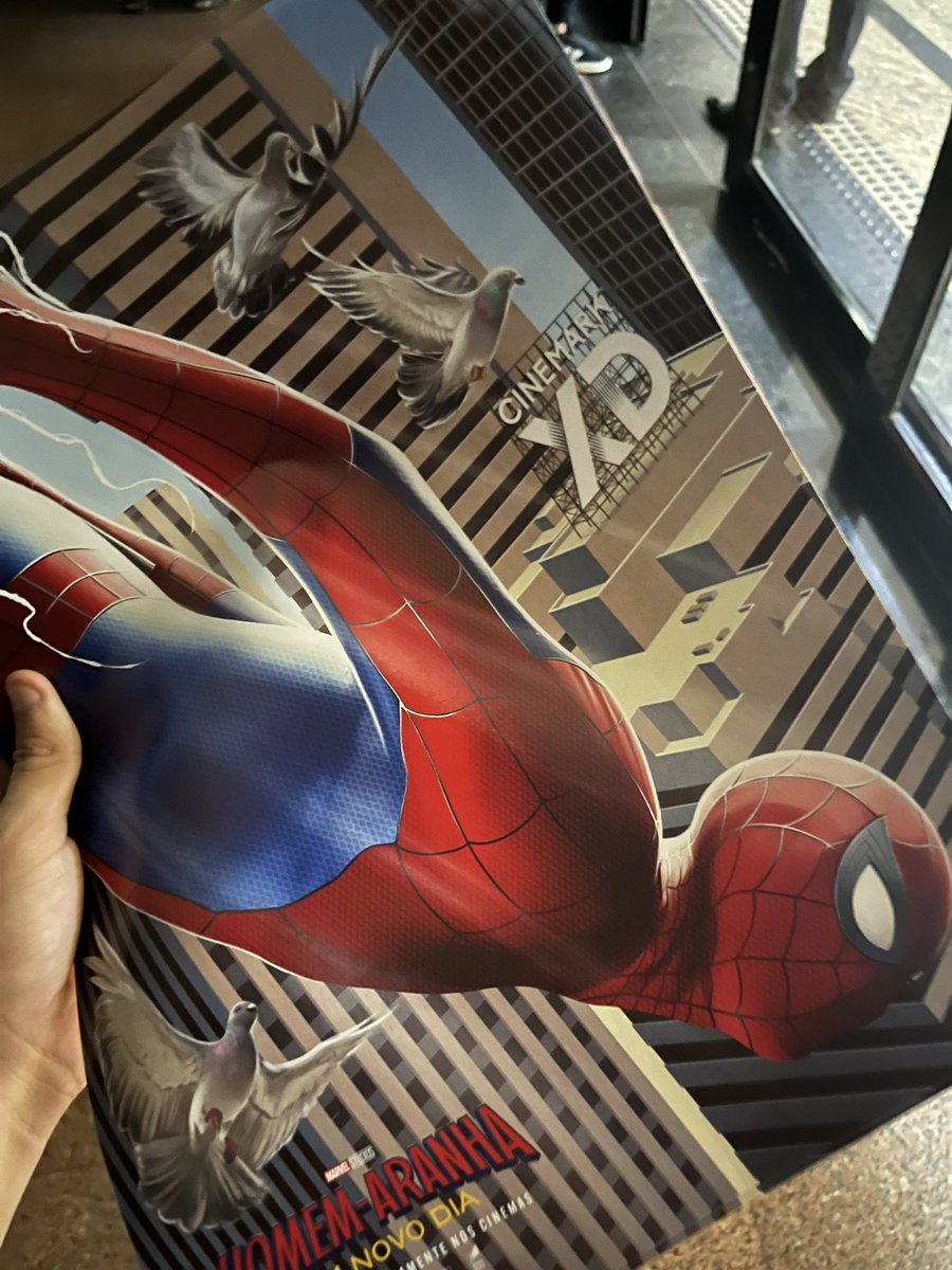 Naidotee's tweet photo. Cara, como fã do homem aranha desde que me conheço por gente, senti esse filme como sendo um presente. Era tudo o que eu queria que ele fosse, e ainda foi melhor, não meço palavras pra dizer que esse filme tomou o lugar de homem aranha 2 como meu filme favorito do herói. https://t.co/2GDb0N9L9Y