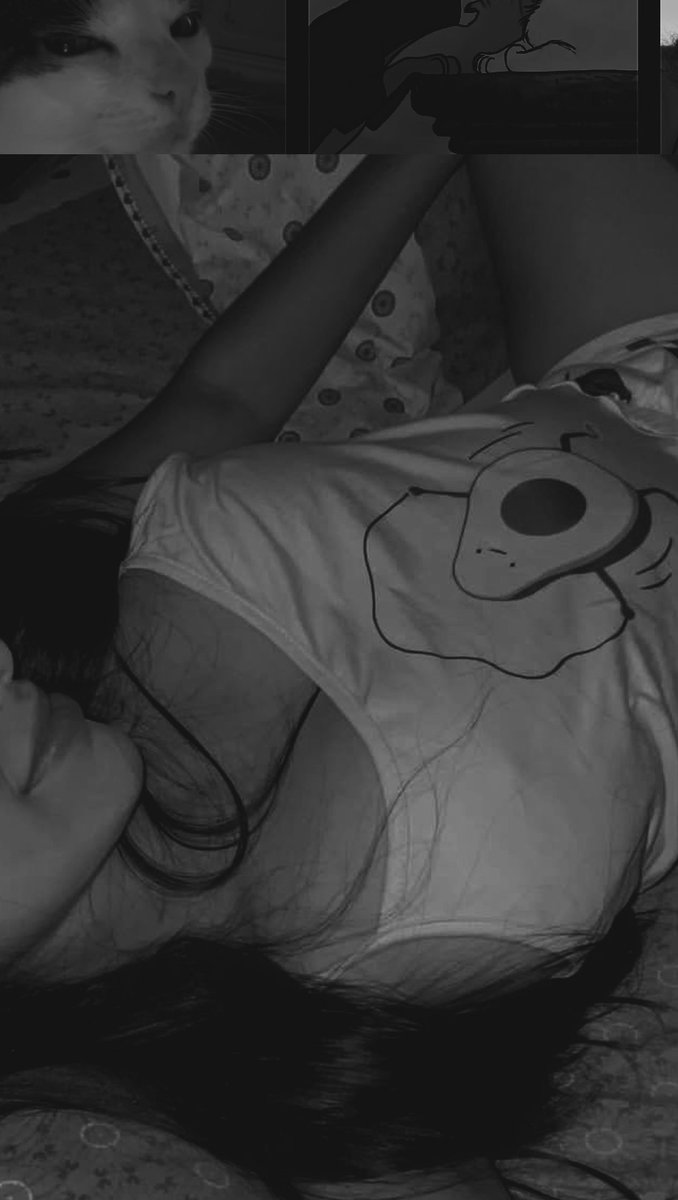 joy_aventura's tweet photo. Cadê o amor da minha vida ? 😞😈
#xot https://t.co/Evk8g3PU69