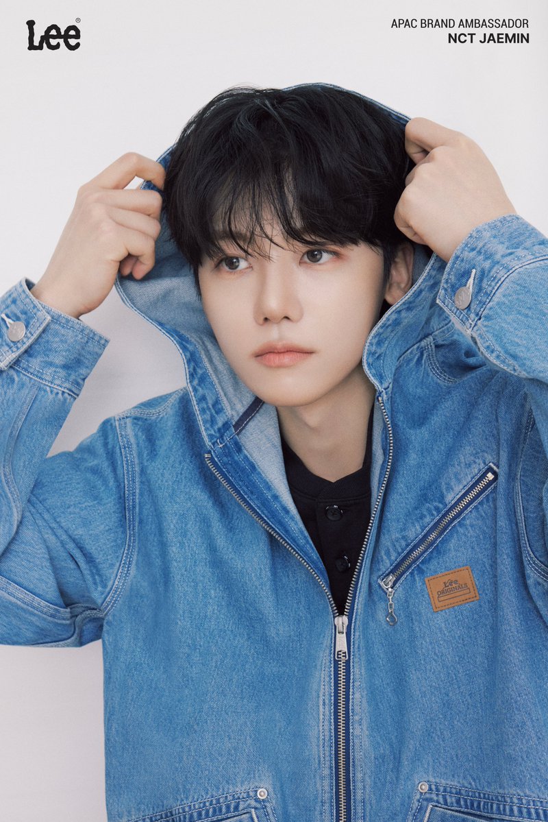 leejeansphil's tweet photo. Reimagining heritage with a modern perspective.

Discover NCT JAEMIN (@na.jaemin0813) in a lookbook inspired by Lee's iconic archives, where timeless workwear meets today's style.

#LeeJeansPh #LeeAPAC #LeeWorkwear #TheBestStoriesHappenInJeans https://t.co/UPZmD35GGQ