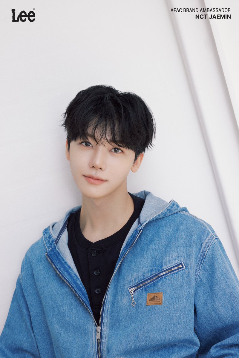 leejeansphil's tweet photo. Reimagining heritage with a modern perspective.

Discover NCT JAEMIN (@na.jaemin0813) in a lookbook inspired by Lee's iconic archives, where timeless workwear meets today's style.

#LeeJeansPh #LeeAPAC #LeeWorkwear #TheBestStoriesHappenInJeans https://t.co/UPZmD35GGQ