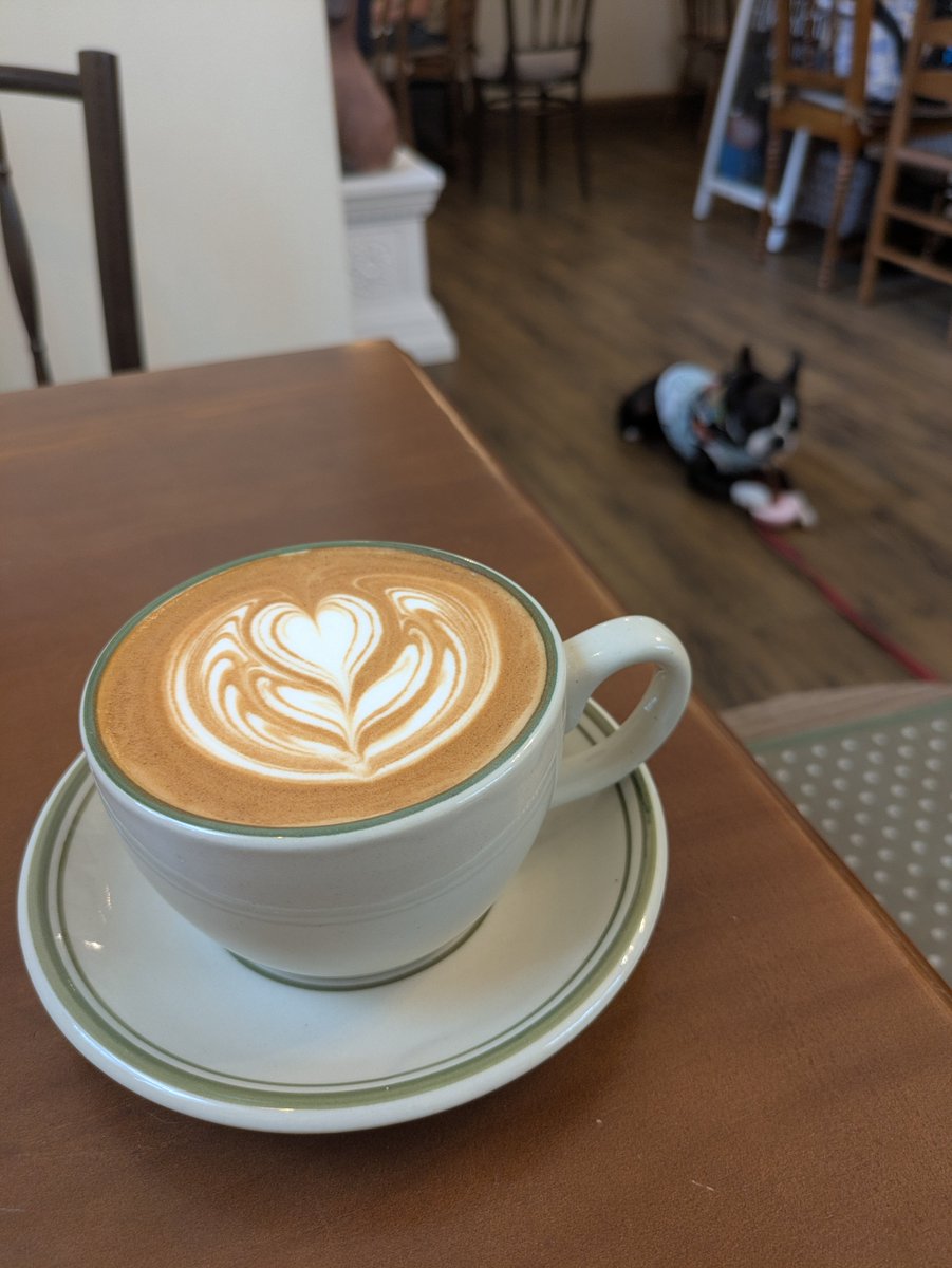 rill_rill_rill's tweet photo. いつものカフェ（定休日）のお茶にお呼ばれしてきたよ https://t.co/b3IZYGSZo9