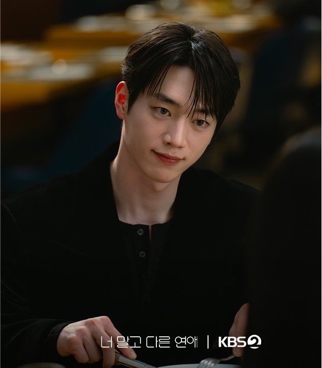 gofood9h2's tweet photo. 압도적 미남이 멜로 남주로 온다니까 잔치 분위기임 https://t.co/o9MTBpEuy5