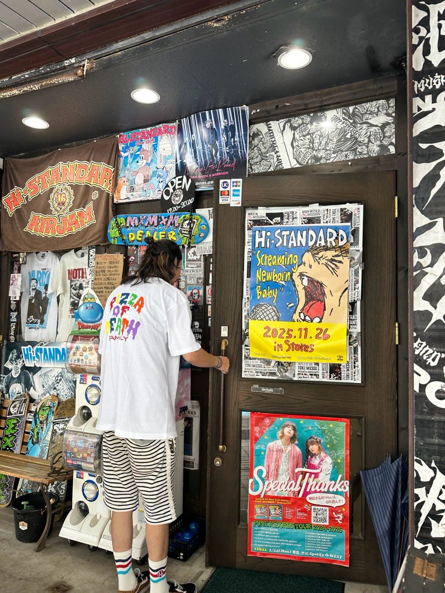u_ki1127's tweet photo. 昨日は大好きな音も達となみ福🍜マリンピア日本海🐟ゲイン🤘とホント満喫した休日だったなぁ😁🤭みんな予定合わせてくれて集合できてよかった🤘😆♫
なみ福コンテナにBーMARTのステッカー貼って😜GAINでトートバックも買えて満足🔥😆
#なみ福
#B_MART
#GAINGROUND https://t.co/cHDy6m3xbD