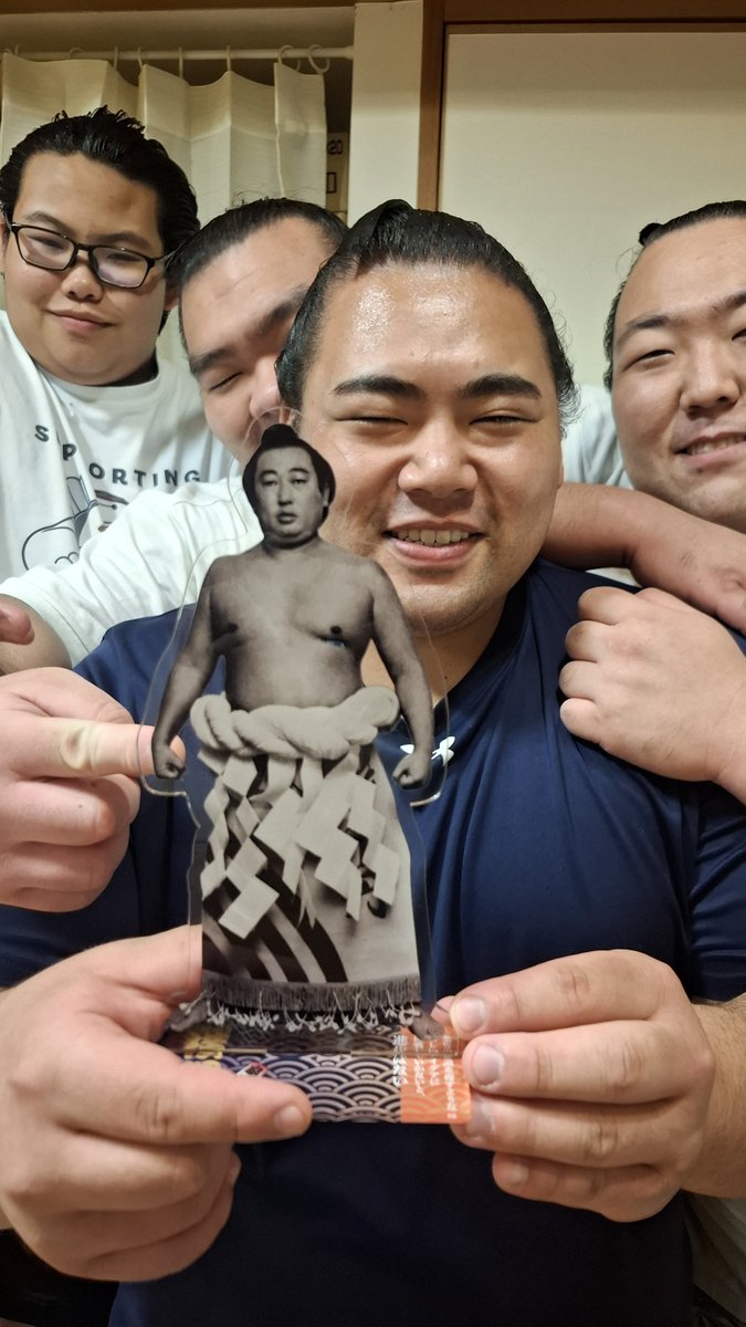 Shikoroyama_20's tweet photo. まっまさか❗伝説の⁉️
『昭和の名力士・彩千丹』
皆 会ってみたいのだそうです😊
#クリエーターズ・ファイル
#彩千丹 https://t.co/XovmsdHS6f