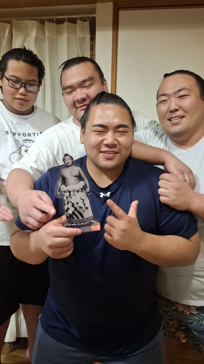 Shikoroyama_20's tweet photo. まっまさか❗伝説の⁉️
『昭和の名力士・彩千丹』
皆 会ってみたいのだそうです😊
#クリエーターズ・ファイル
#彩千丹 https://t.co/XovmsdHS6f