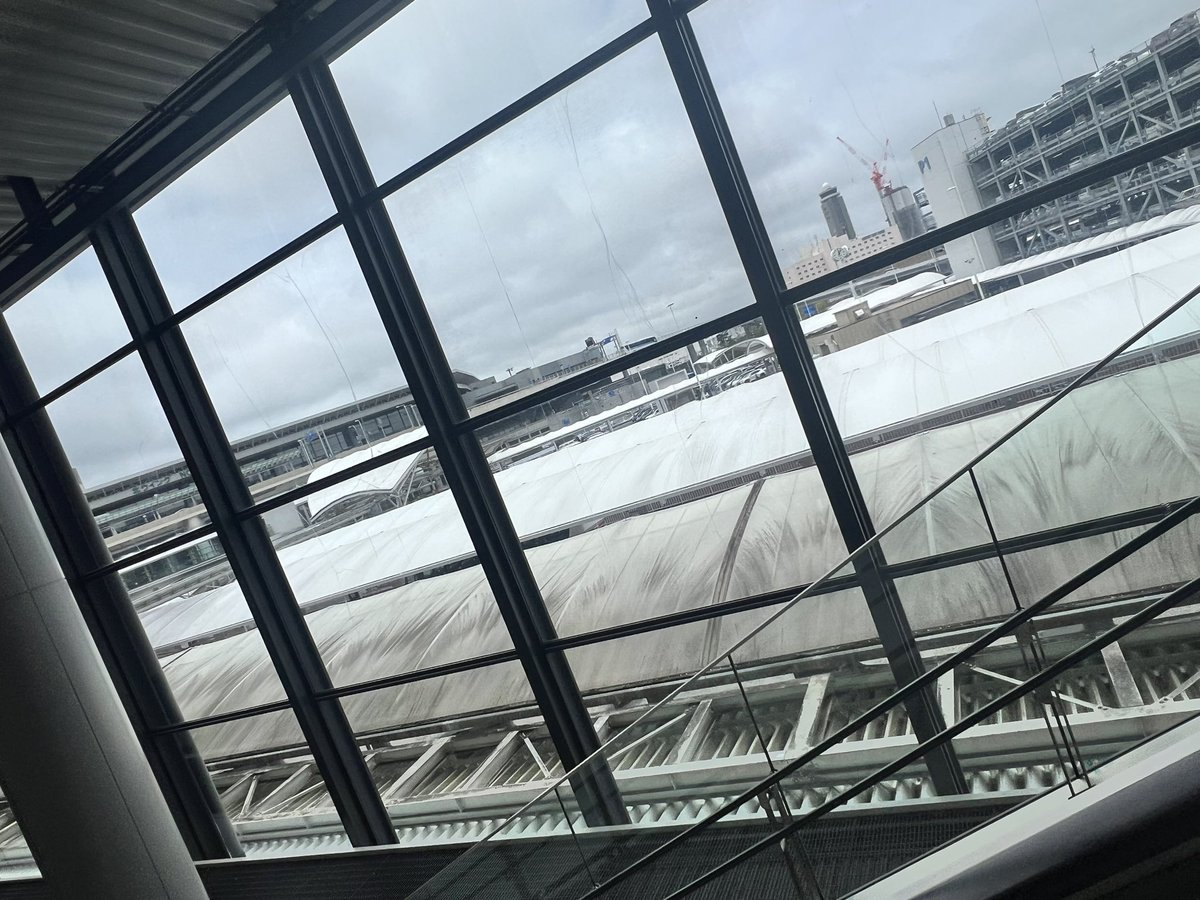 AMUtan1203's tweet photo. 半月ぶりの成田空港ꉂ🤣𐤔
今回は息子の学校で息子と🙄🙄
とりあえず…今日は観光頑張ってする！(笑)
ヒロアカ好きな息子のために
色々頑張って調べたぞ！

とりあえず…腹減った( º﹃º｀ ) https://t.co/FMkiE4CXvy