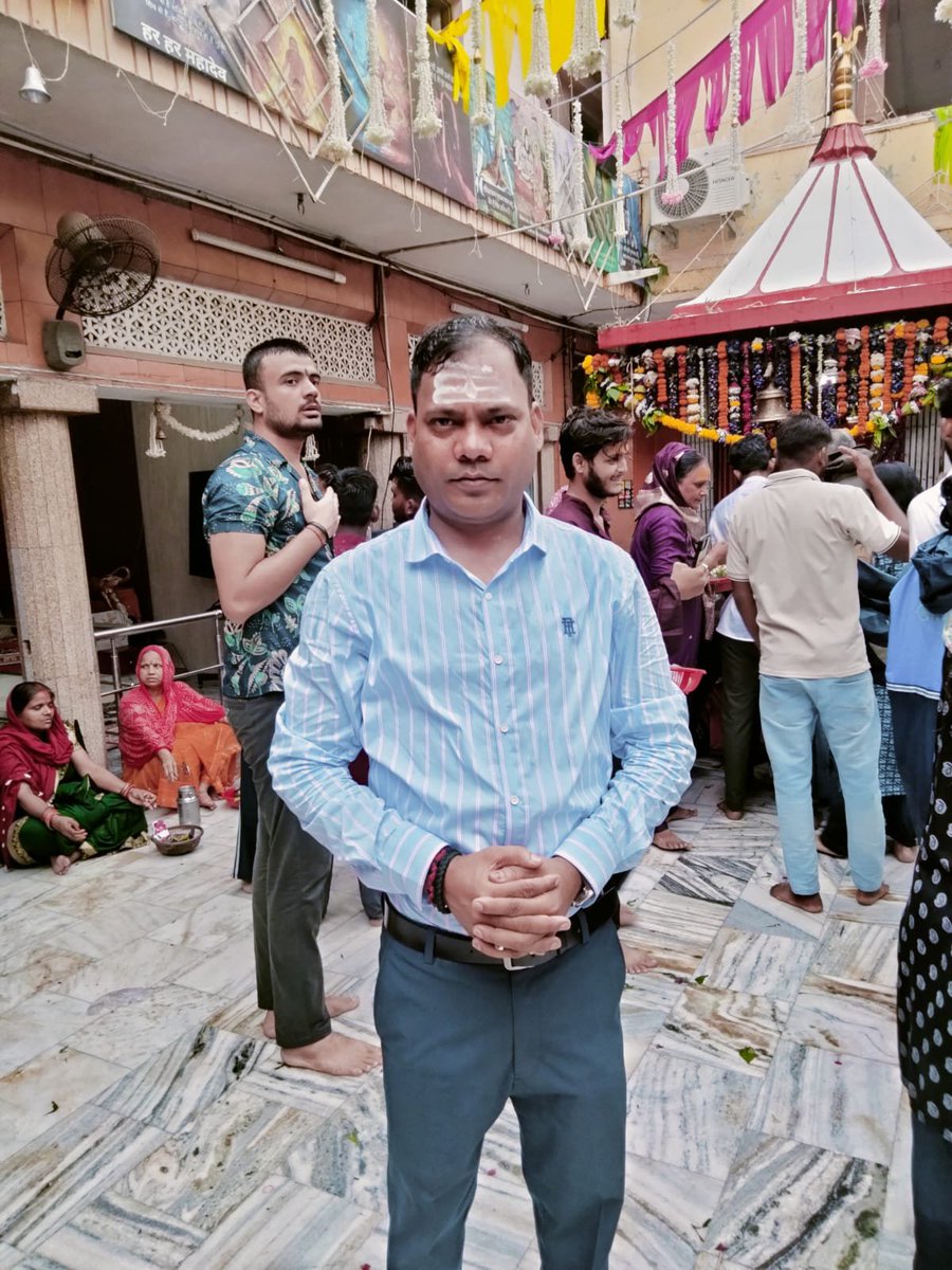 anujjournalist1's tweet photo. महादेव को समर्पित पवित्र सावन का महीना इस समय चल रहा है...शिव की महत्ता अनादी काल से इस संसार के लिए अबूझ है। जिस प्रकार इस सारे ब्रह्माण्ड का न कोई अंत है और न ही कोई आरंभ है। ठीक प्रकार देवों के देव कहे जाने वाले त्रिकाल दृष्टा प्रभु शिव का न ही कोई आरम्भ है और न ही अंत। https://t.co/OGBeLaXUx9