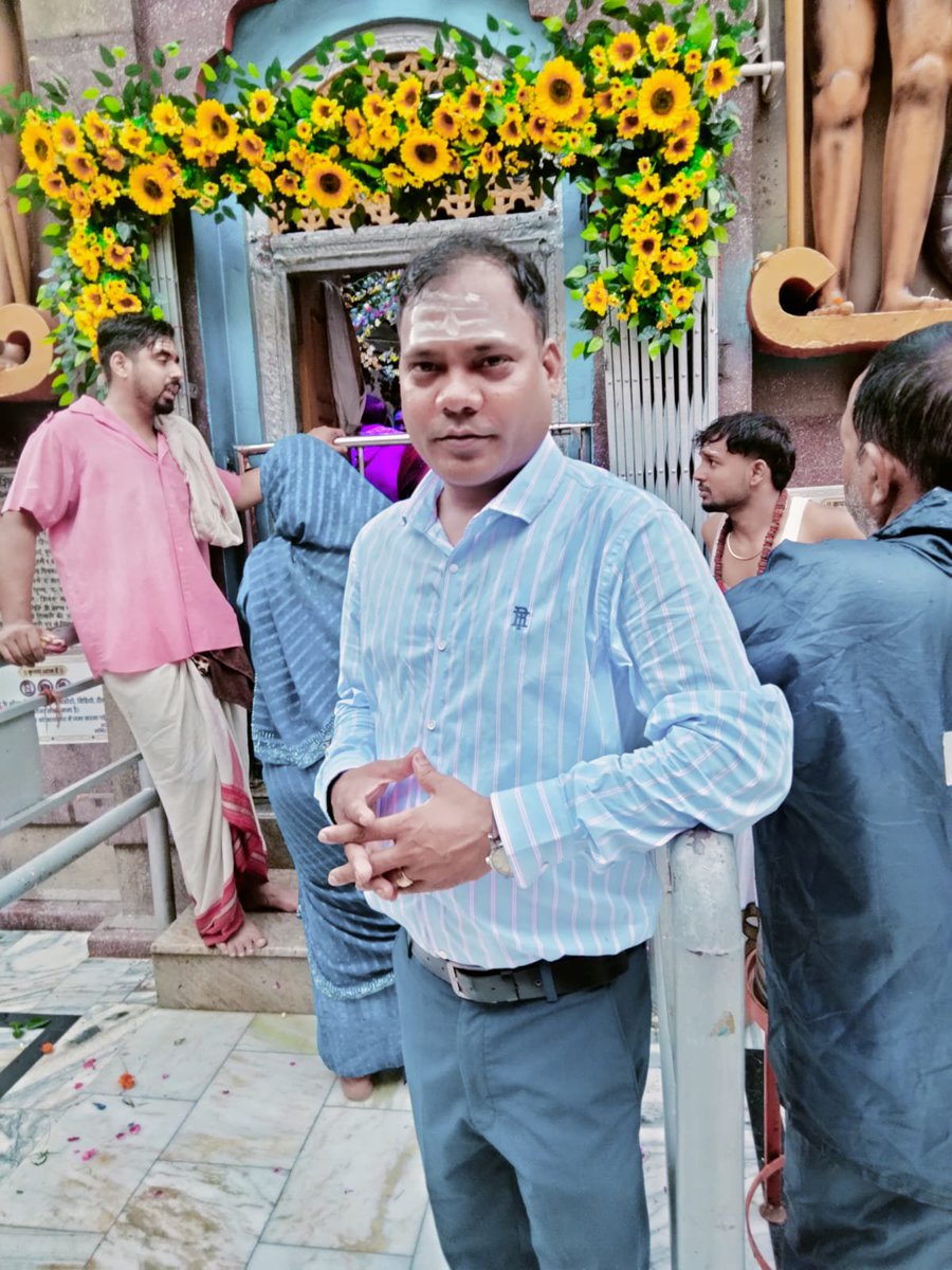 anujjournalist1's tweet photo. महादेव को समर्पित पवित्र सावन का महीना इस समय चल रहा है...शिव की महत्ता अनादी काल से इस संसार के लिए अबूझ है। जिस प्रकार इस सारे ब्रह्माण्ड का न कोई अंत है और न ही कोई आरंभ है। ठीक प्रकार देवों के देव कहे जाने वाले त्रिकाल दृष्टा प्रभु शिव का न ही कोई आरम्भ है और न ही अंत। https://t.co/OGBeLaXUx9