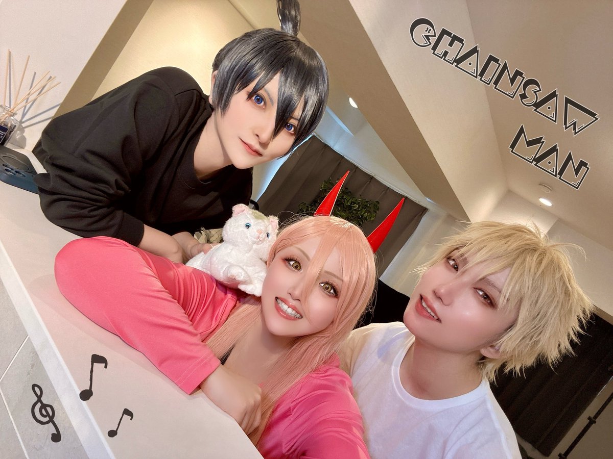 ASatomi110's tweet photo. 【チェンソーマン/Cosplay】
早川家🏠

デンジ/@mine_svnt 
早川アキ/@ut0_9n 
パワー/milli

昨日の自撮り写メ!!!!(ღ✪ｖ✪)✌️❤️
まさかパワーをやる日が来るとは…！笑
誘ってくれて本当にありがとう❣️アフター🍻まで超絶最高に楽しかったァァ😭🫶❤️❤️❤️
ゆきさん📸もありがとうございました!!!🙇‍♀️✨ https://t.co/NHFgtejSTc