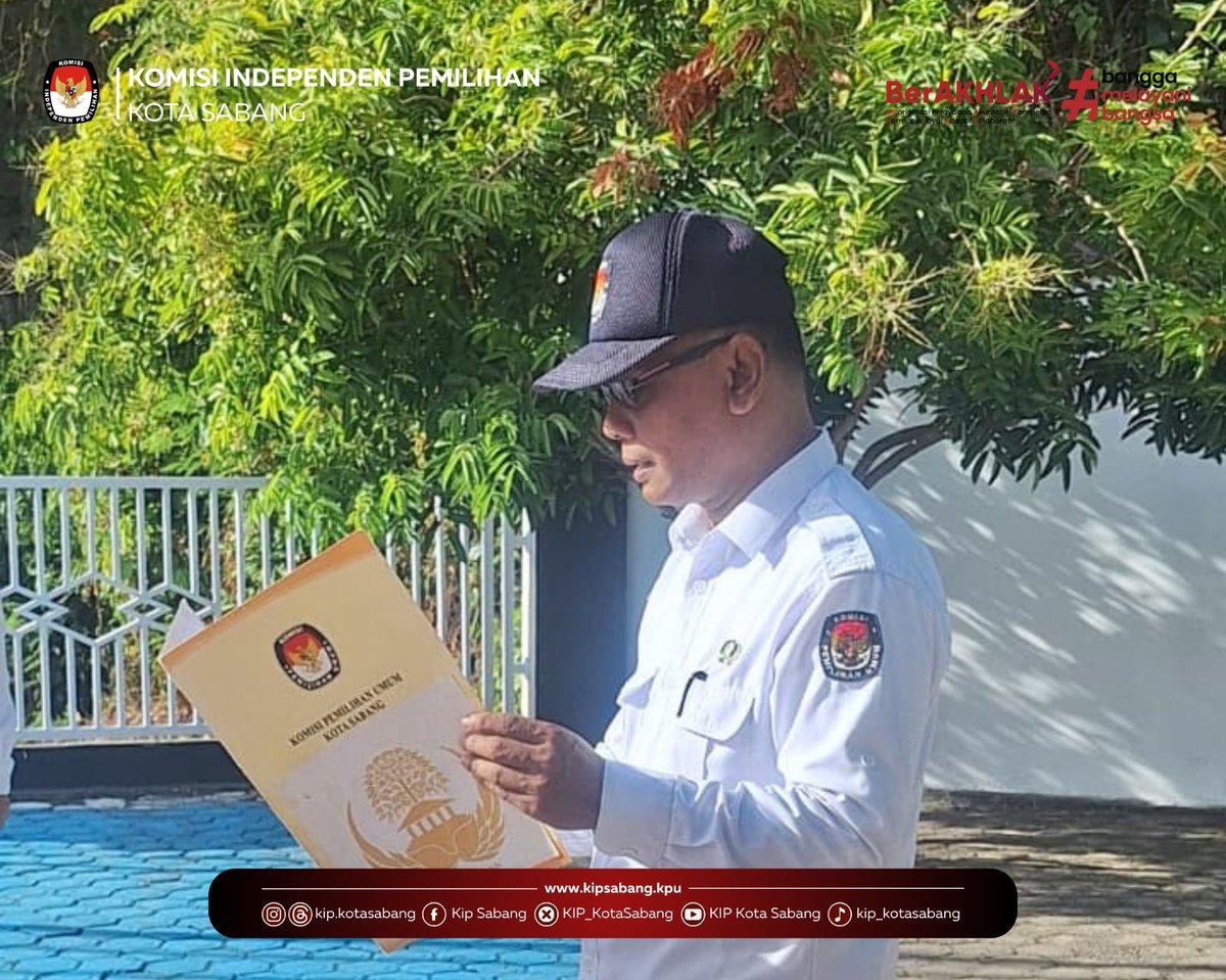 KIP_KotaSabang's tweet photo. #TemanPemilih Komisi Independen Pemilihan (KIP) Kota Sabang melaksanakan apel rutin Senin yang dipimpin oleh Sekretaris KIP Kota Sabang, Teuku Taufiq, di halaman Kantor KIP Kota Sabang, Senin (3/8/2026). https://t.co/tSaO44rvlS