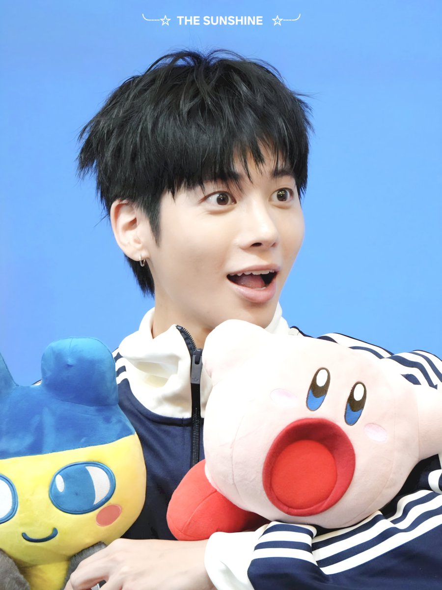 THESUNSHINE0205's tweet photo. 260802
🎤
#투모로우바이투게더 #TXT 
#태현 #TAEHYUN #テヒョン #姜太显 https://t.co/r8YFSoNfq3