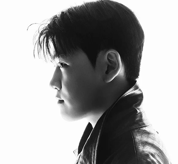 donebyhappy's tweet photo. 구마유시와 함께한 마리끌레르 ‘e스포츠 에디션’ 화보 선공개 https://t.co/WCFXHPIqKC https://t.co/nAwqFnV5Gy