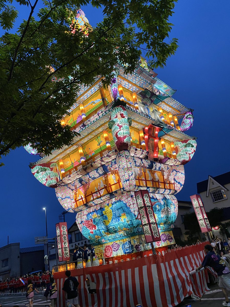 tskmasato30's tweet photo. さらに能代に足を運び、天空の不夜城のお祭りも堪能してきました。デカかったです。どうやって創作したのか、知りたいですねー。 https://t.co/TNixcSPnhg