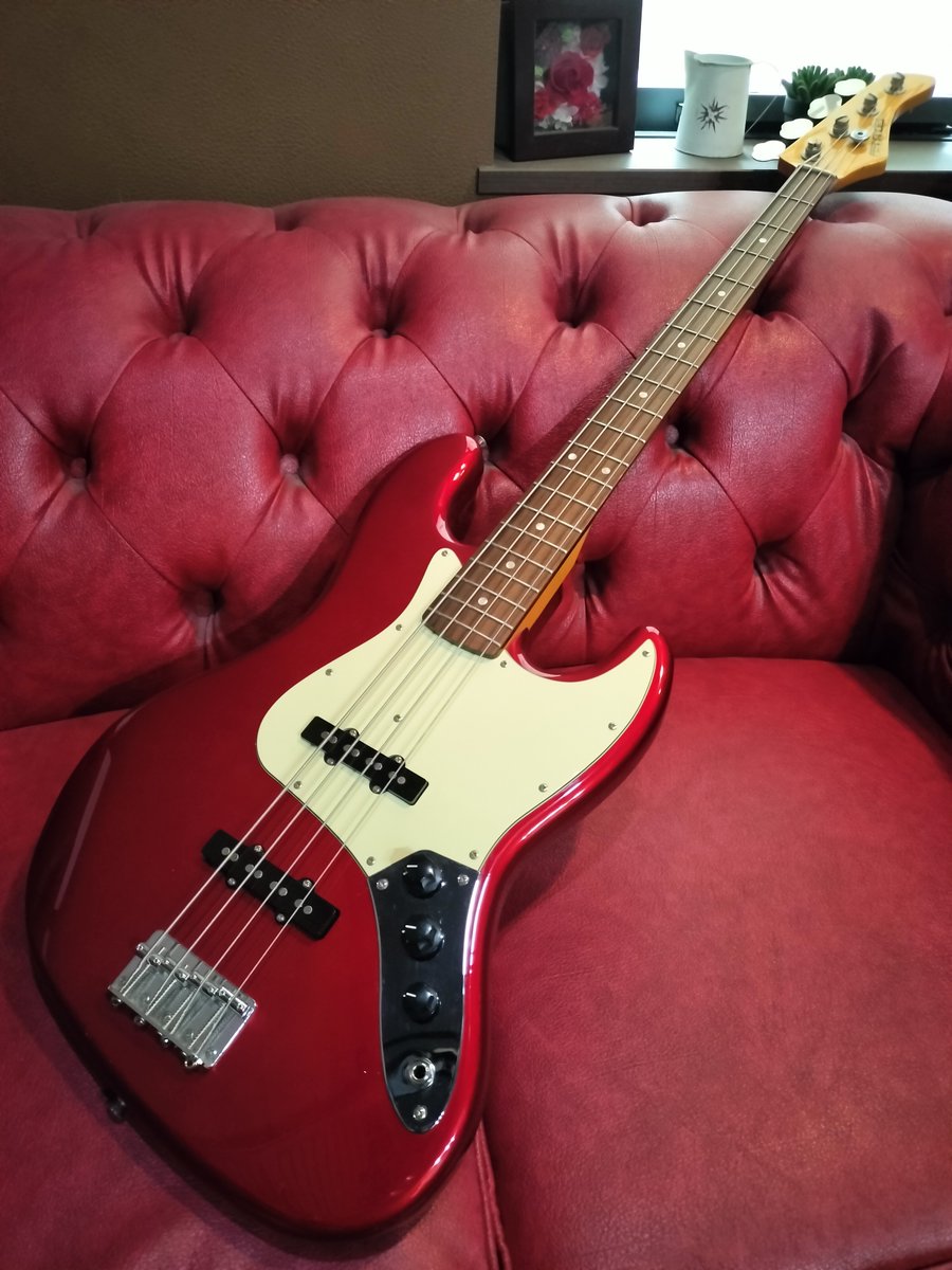 BillySato's tweet photo. FERNANDES RJB-380 ￥19,800

2万円で買える、アルダーボディで電装系が新品（当店で交換済み）のジャズベース。ちゃんと調整付き。
きっとこういう個体はどんどん無くなっていくのかと思います。2~3年後は多分無理ですよね。
ぜひお見逃しなく^^

https://t.co/doHaGByl9u https://t.co/ThAKPZXz1j
