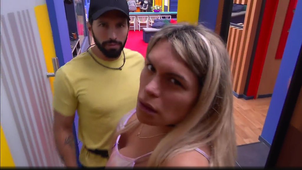 cherryoobi's tweet photo. Pues le di mis votos a Yanet nada más porque el naco de Moisian se posicióno con ella, vato pocos huevos 

#LaCasaDeLosFamososMx https://t.co/4icfiyw5hA