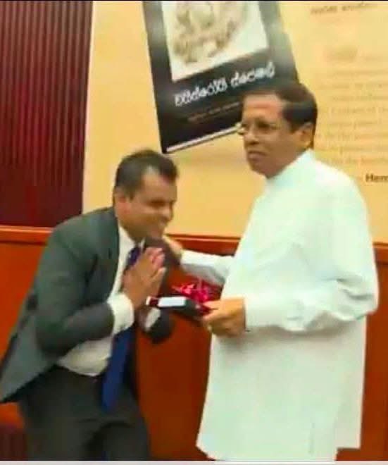 canusanka's tweet photo. කොන්ද 😂 https://t.co/VAtmDIoBjo