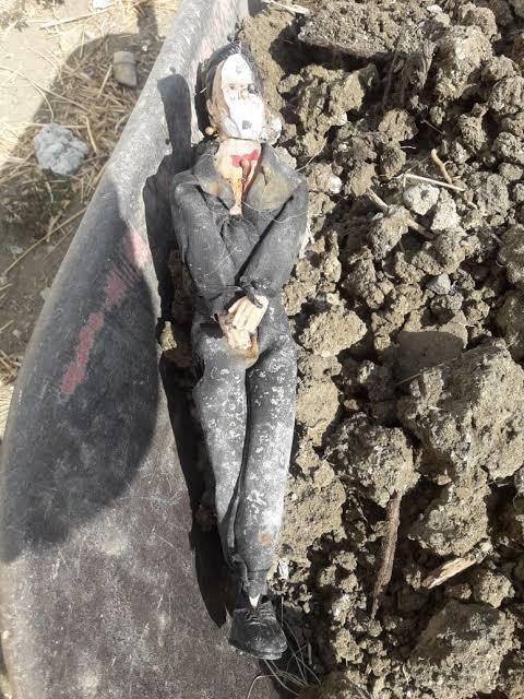 EscipionMoy's tweet photo. @migu31d3vu31t4 Santería y brujería en dos casas que desocupamos ( los desenterranos ), gas lacrimógeno, amoniaco y otros líquidos irritantes a la nariz. En la casa de un amigo ví una menorá, por lo menos me pareció extraño. https://t.co/XHOxEbR6wQ
