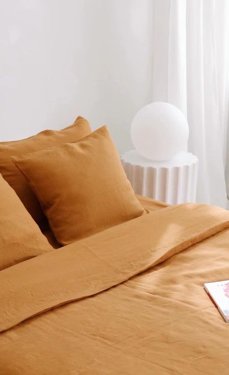 Thing_Stories's tweet photo. 🌙Linen is easy to care for &amp; gets softer with every wash.

Wash gently, air dry when possible &amp; embrace its naturally relaxed look. 

Timeless comfort that only gets better with time.✨
Linen Bedding: https://t.co/rn9d06odgW

#Linen #SlowLiving #SustainableLiving #MinimalistHome https://t.co/tnV4qKTfwu