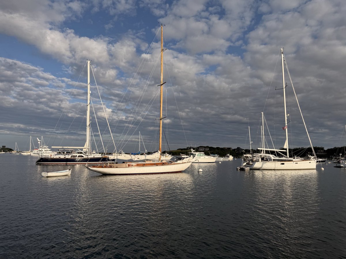 windsrfr68's tweet photo. @DHTheWeatherNut Was at Cuttyhunk a week ago. Beautiful place!  And Gosnold was quite the interesting historical character https://t.co/n8HWPSer9I