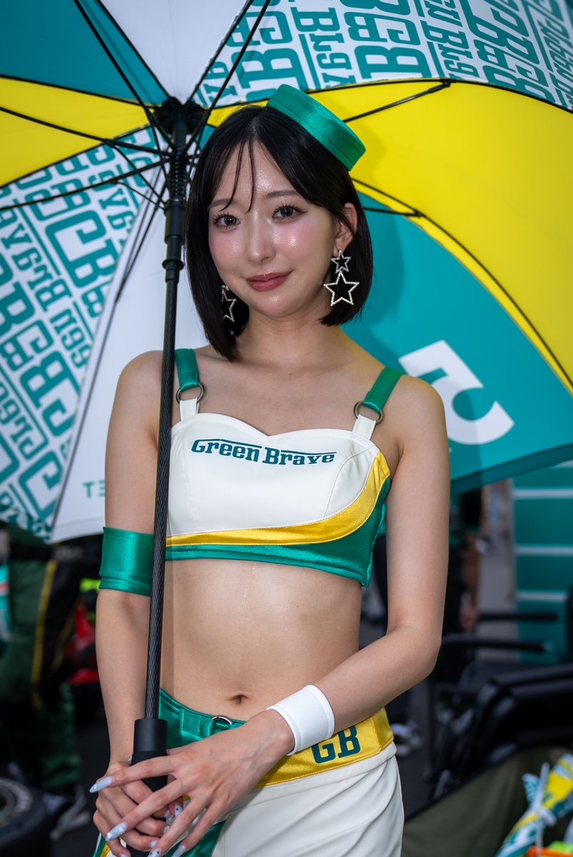 POTENZA_SUPERGT's tweet photo. 昨日のSGT富士、スタート前のグリッド上での様子を一部ご紹介です！
サーキットを華やかに彩るレースアンバサダーの皆様にも是非ご注目下さい！！
#POTENZA #BRIDGESTONE #SUPERGT #SUPERGT2026 #FUJIGT300km https://t.co/NV4Mdp24hq