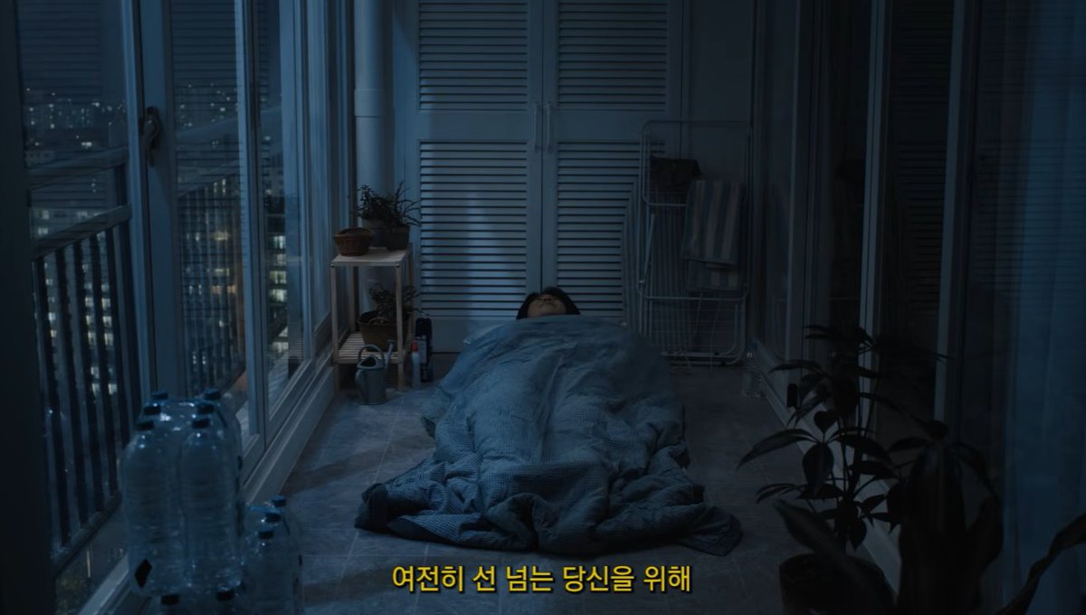 01_76048673's tweet photo. 부부답게 마지막엔 엄마도 베란다에서 자는게 웃김 ㅋㅋㅋㅋㅋㅋㅋㅋㅋ https://t.co/UqBOEDfl8m