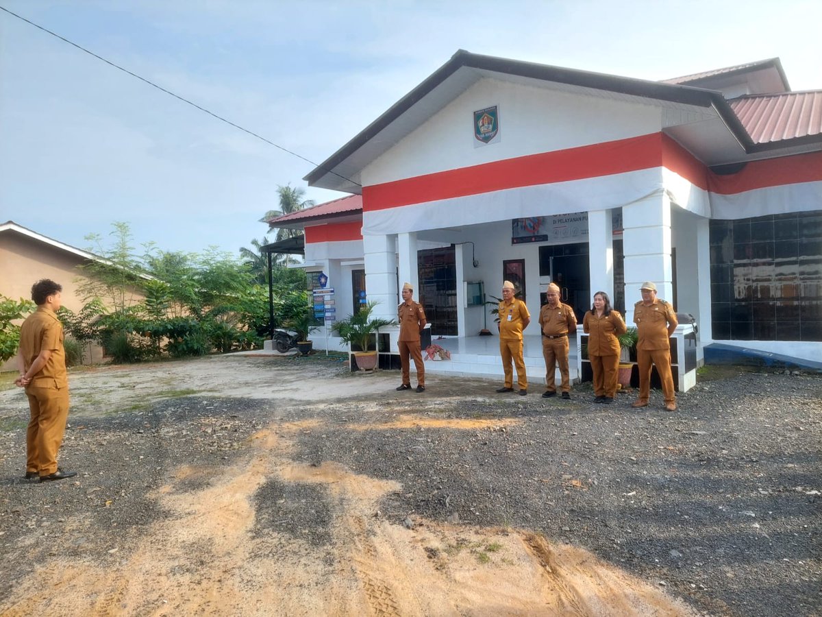 KecSetiaJanji's tweet photo. Pemerintah Kecamatan Setia Janji melaksanakan **Apel Gabungan** yang dilanjutkan dengan **Rapat Koordinasi Pemerintahan (RAKORPEM)** Bulan Agustus Tahun 2026. https://t.co/8HKFXbnOQ0