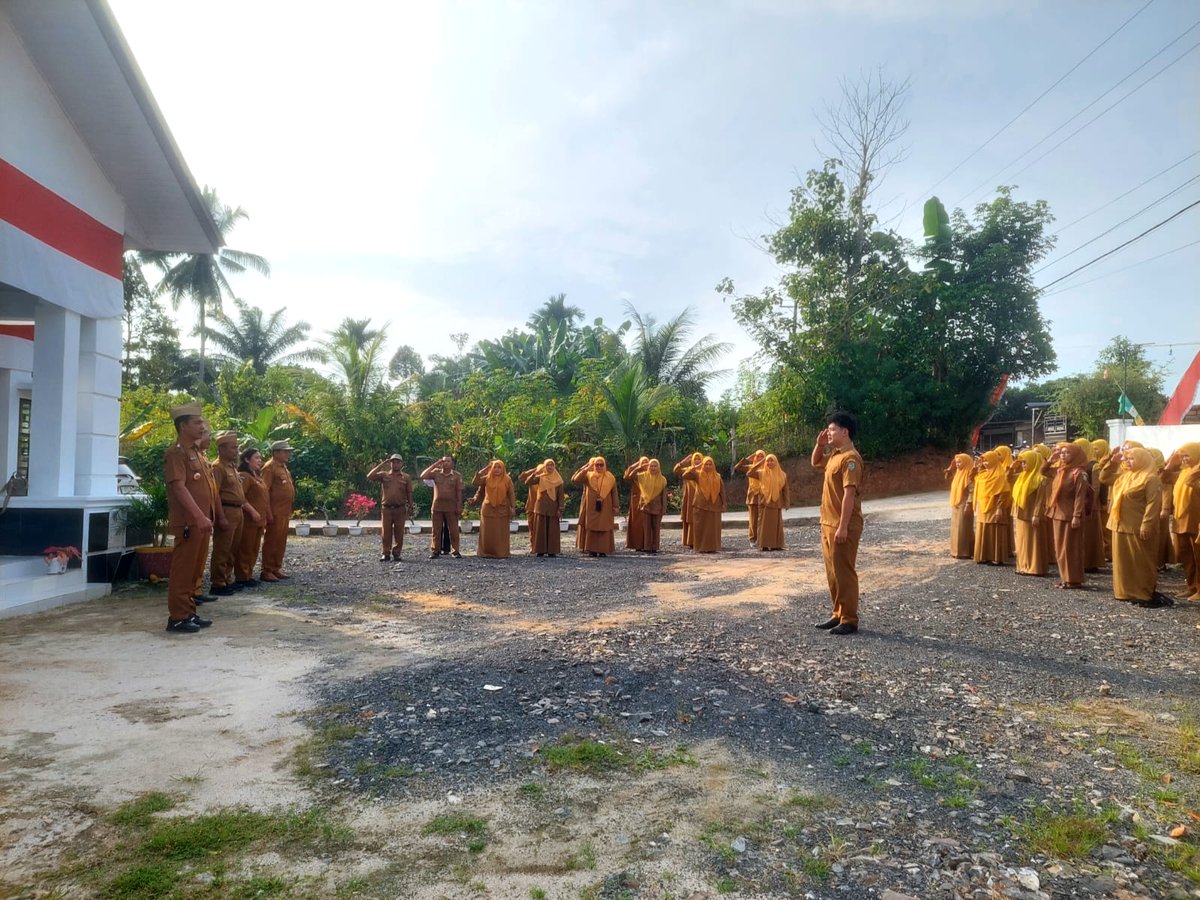 KecSetiaJanji's tweet photo. Pemerintah Kecamatan Setia Janji melaksanakan **Apel Gabungan** yang dilanjutkan dengan **Rapat Koordinasi Pemerintahan (RAKORPEM)** Bulan Agustus Tahun 2026. https://t.co/8HKFXbnOQ0