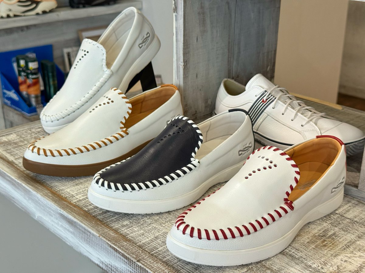 TOPtoTOP14's tweet photo. トップセブンの夏の人気モデル T7-297 SLIP
暑い夏は、靴の脱ぎ履きさえ煩わしい。
サッと履ける手軽さがありながら、レザーならではの上品さでラフになりすぎない。
気になっていた方は、ぜひお早めに店頭でお試しください。
#トップセブン #topseven
#slipon #japan #osaka https://t.co/hHsPN8OXwe
