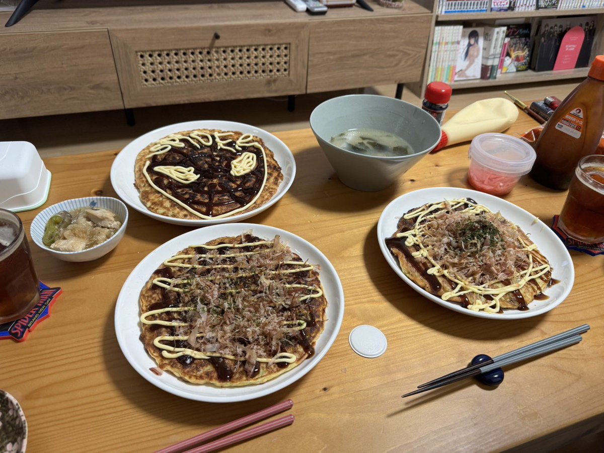 tai0919crow's tweet photo. これはスパイダーマンみた次の日にお好み焼きにしたら
彼女が素敵なスパイダーマン描いてくれた https://t.co/b5KkNrGPBm