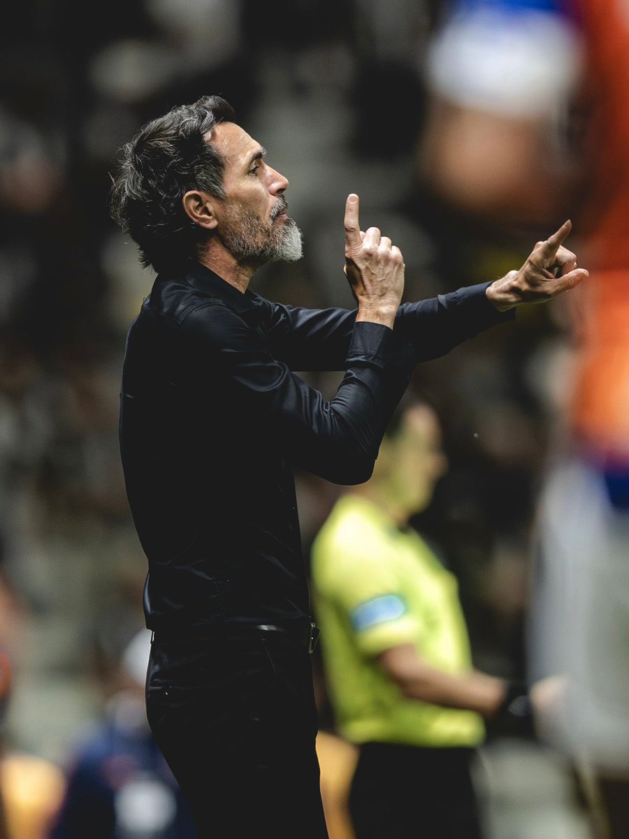 victorbarbuza's tweet photo. 🔎 Atlético é o 4º time que mais cria grandes chances de gol no Brasileirão. 

50 chances. 16 a mais do que o líder Palmeiras.

Os 3 primeiros estão no G4. O Atlético não. 👀

Dizer que o time não cria é um erro grosseiro. Falta qualidade para colocar a bola no barbante. https://t.co/L2kBasLmIa