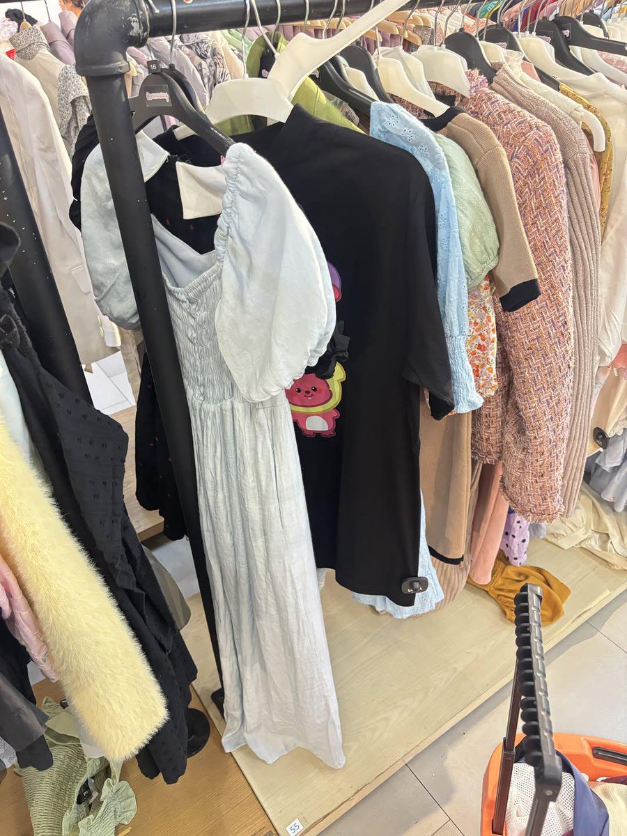 yuliapandaa's tweet photo. Looking for the perfect thrift find?

Selamat datang di Vintage Vibes Store – Alam Sutera, ini juga salah satu tempat berburu koleksi thrift pilihan dengan style yang timeless, unik, dan pastinya harganya masih masuk akal. https://t.co/KDINVeW2Ku