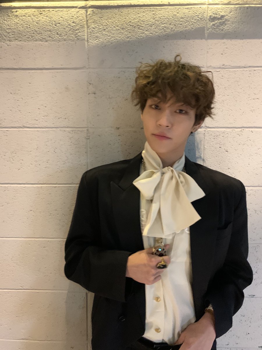 bubbletherose's tweet photo. 💬WS 260802 — 8:30 PM PDT

[photo 10x]

9주년 기념 애송이 시절 사진 보낸다
sending some photos from my baby (or rookie) times for the 9th anniversary

몇개는 예전에 이미 공유된거일수도
some  may have been shared before already https://t.co/nqix62wH45