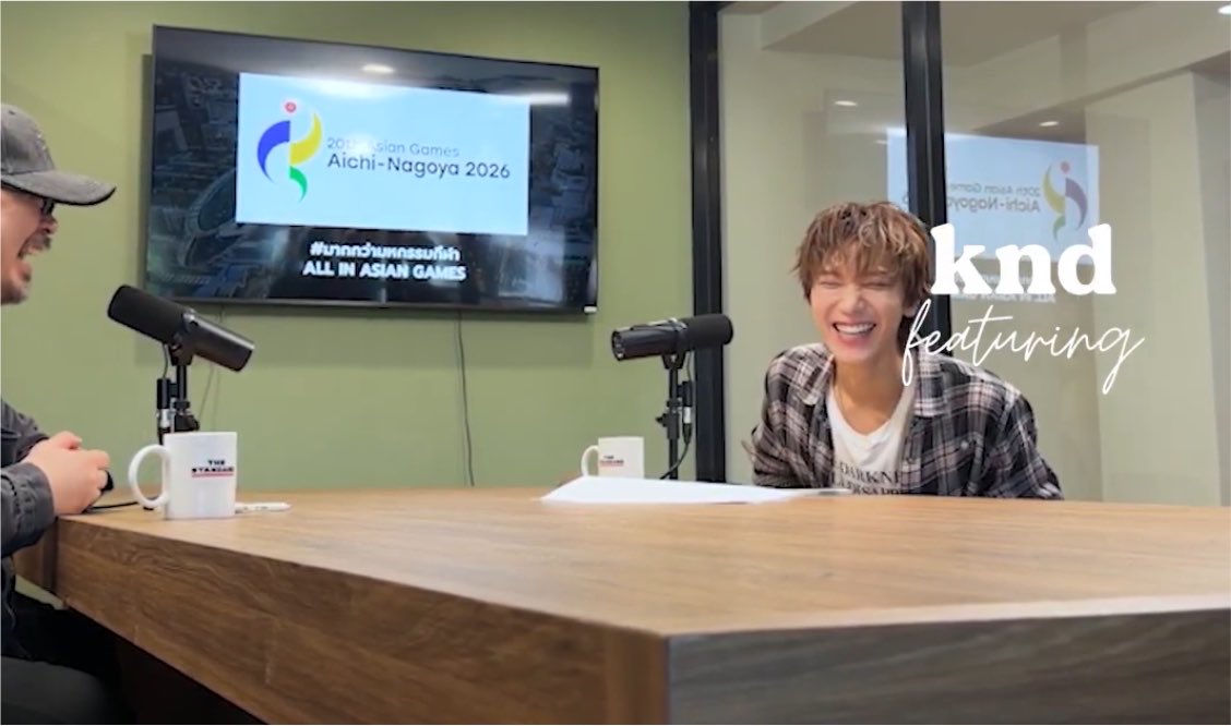 callmeps's tweet photo. ภาพบนจอมักเกี่ยวกับแขกรับเชิญอะ คืออันนี้เกี่ยวกับเตนล์แน่ๆๆๆๆๆ แต่คืออะไรน้า👀👀👀👀👀👀👀 แล้วรายการนี้ยาวมากกก เต็มอิ่มจุใจ 🥹🫶🏻🥹🫶🏻 แค่คิดว่าจะได้ฟังเตนล์พูดอังกฤษยาวๆก็เขินละ ฮีพูดอังกฤษละหล่ออะ https://t.co/XKG8RuhAqM