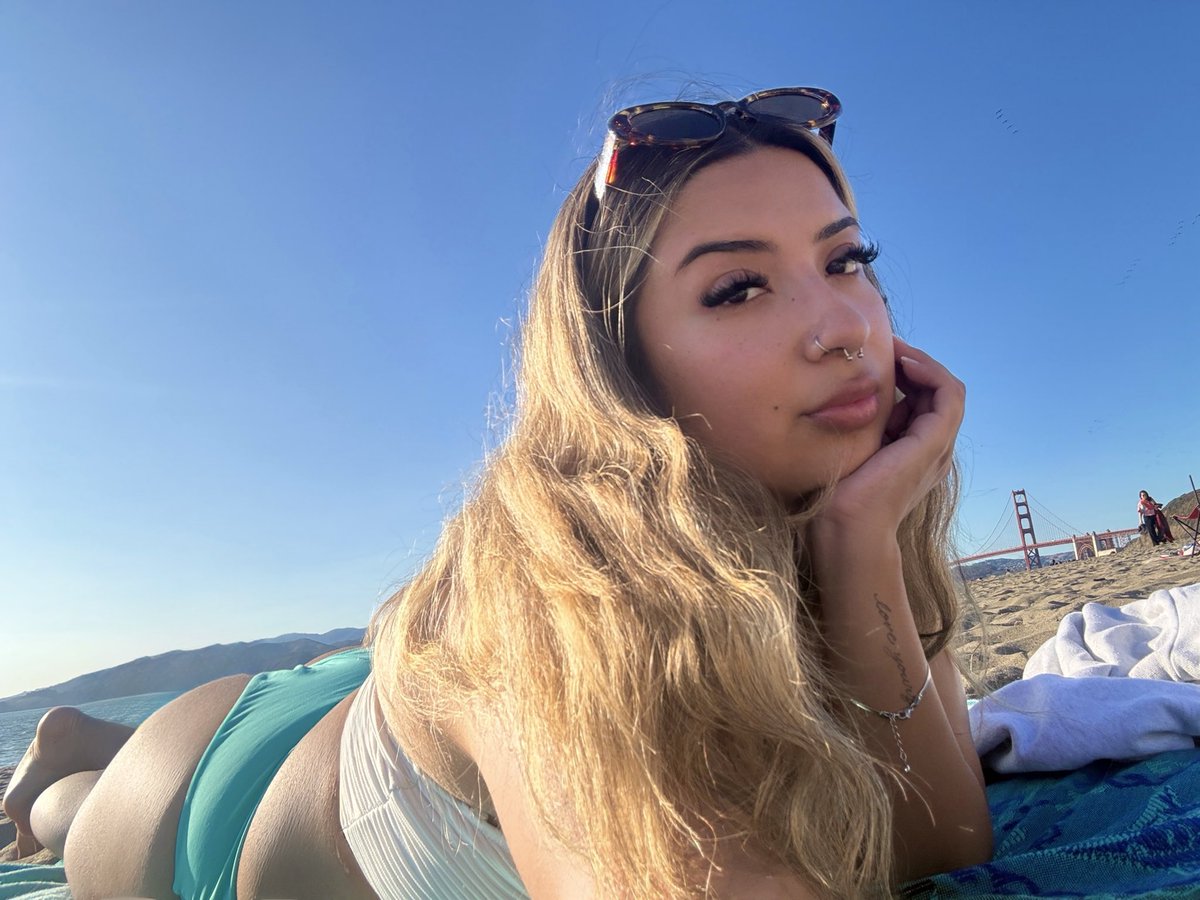 spikeydonuts's tweet photo. Beach bum 🥥 https://t.co/nfEGrlxbe2