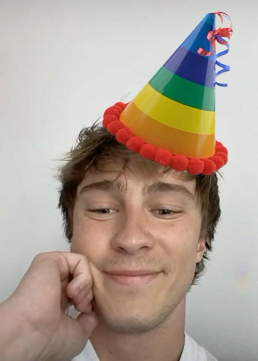 Cloverxobx's tweet photo. Happy birthday @KTMCOVEN  I love u sm 💘💖 https://t.co/AJJteH1QqK