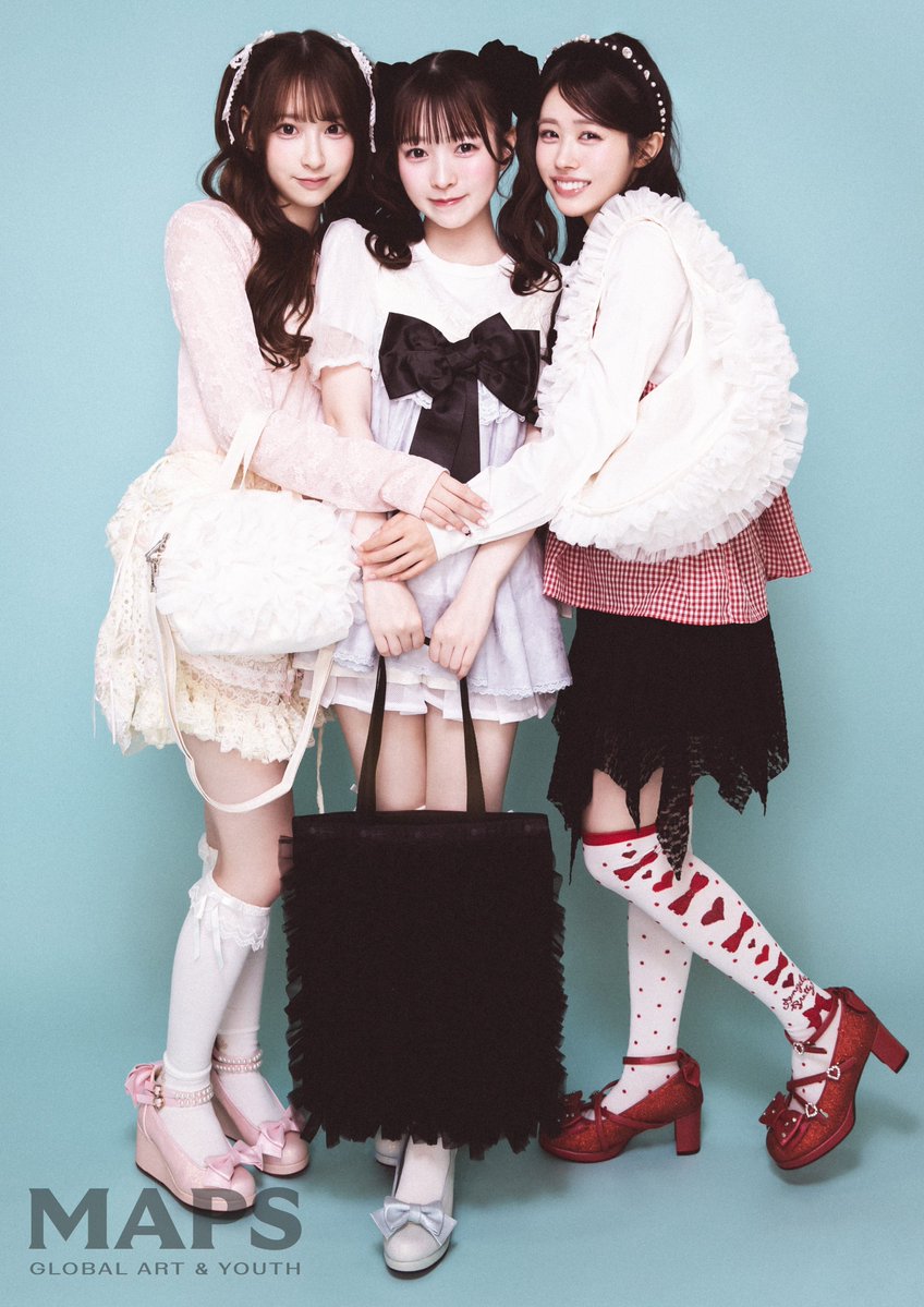 CUTIE_STREET_'s tweet photo. 🧚🏻‍♀️CUTIE STREET #MAPS 掲載決定🧚🏻‍♀️

8/28(金)発売
『MAPS KOREA』『MAPS JAPAN』

#CUTIESTREET 8人がKOREA版の表紙を飾ります🎉

8ページにわたるポートレートが掲載💕
お見逃しなく❕

▼公式HP📚
https://t.co/64eBUWfe97
＊JAPAN版はポートレートのみ

#きゅーすと
#MAPSKOREA #MAPSJAPAN
#LesportsacKOREA